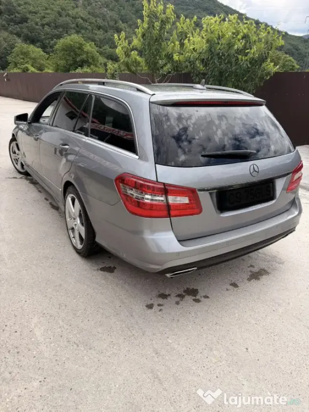Mercedes E350 an 2011 265 CP stock