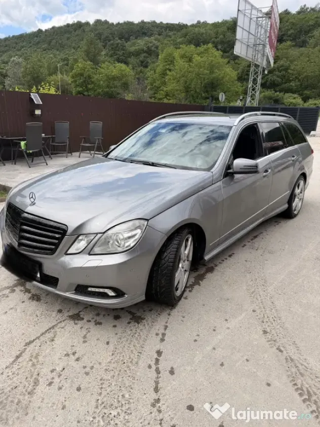 Mercedes E350 an 2011 265 CP stock