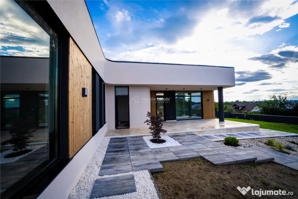 Vila de lux, construita cu materiale premium, priveliste su - Seciu (Prahova)