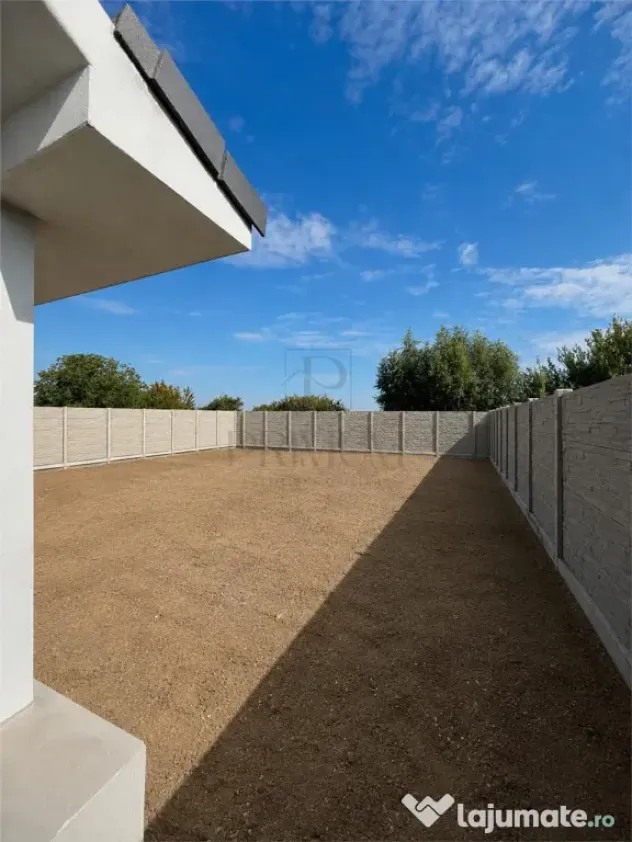 DUPLEX-FOARTE SPATIOS-TEREN GENEROS - COMPARIMENTARE EXCELEN - Mosnita Veche (Timis)