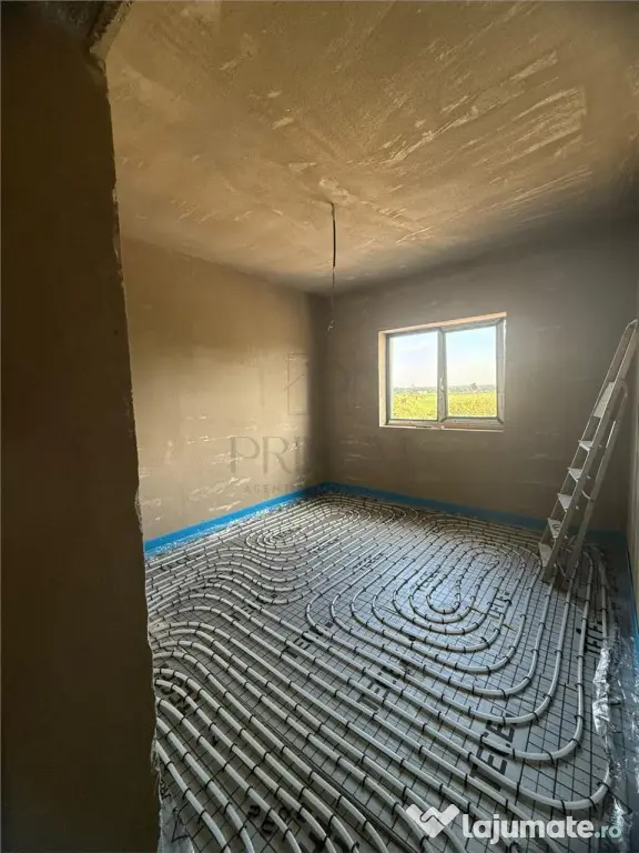 DUPLEX-FOARTE SPATIOS-TEREN GENEROS - COMPARIMENTARE EXCELEN - Mosnita Veche (Timis)