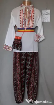 Costum popular pentru copii 8-9-1-11-12-13 ani, 215 lei 