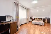 Două case in Babana,aproape de Pitești privește de pov...