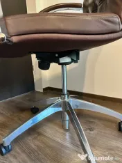 Scaun birou directorial Mobexpert, piele naturala maro, stare perfecta