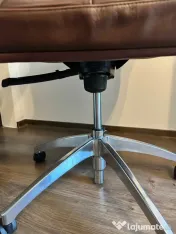 Scaun birou directorial Mobexpert, piele naturala maro, stare perfecta