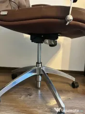 Scaun birou directorial Mobexpert, piele naturala maro, stare perfecta