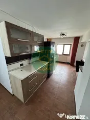 DE ÎNCHIRIAT | APARTAMENT 4 CAMERE – ZONA PRIMĂRIEI, ROMAN 