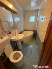 Apartament 3 camere, central, etaj 4 cu acoperis 