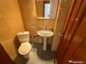 Apartament 3 camere, central, etaj 4 cu acoperis 