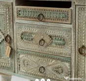 Comoda cu Sertare din Lemn Sculptat