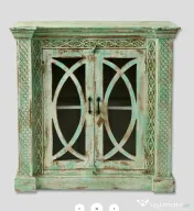 Comoda Sculptata cu Vitrina