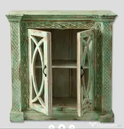 Comoda Sculptata cu Vitrina