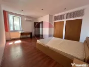 Vanzare Apartament 2 Camere Dec. în Vilă Ideal Rezident... 
