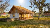 Casa 300mp, teren 1900 mp intravilan, 6 dormitoare, 2 garaje