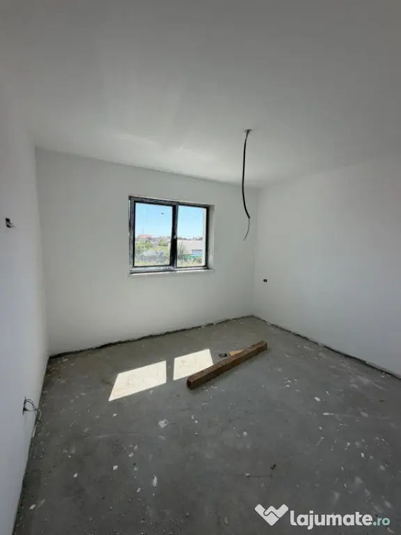 Casa la cheie P+1, 173 mp utili, 345 mp teren, zona DAMILA - Malu Mare (Dolj)