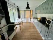 Casa/ afacere, Miroslava