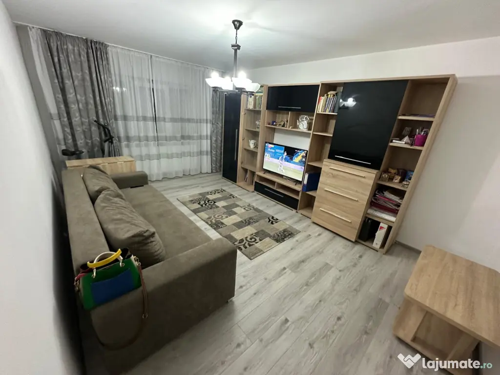 Inchiriez apartament 2 camere decomandate - et. 2 - Brazda