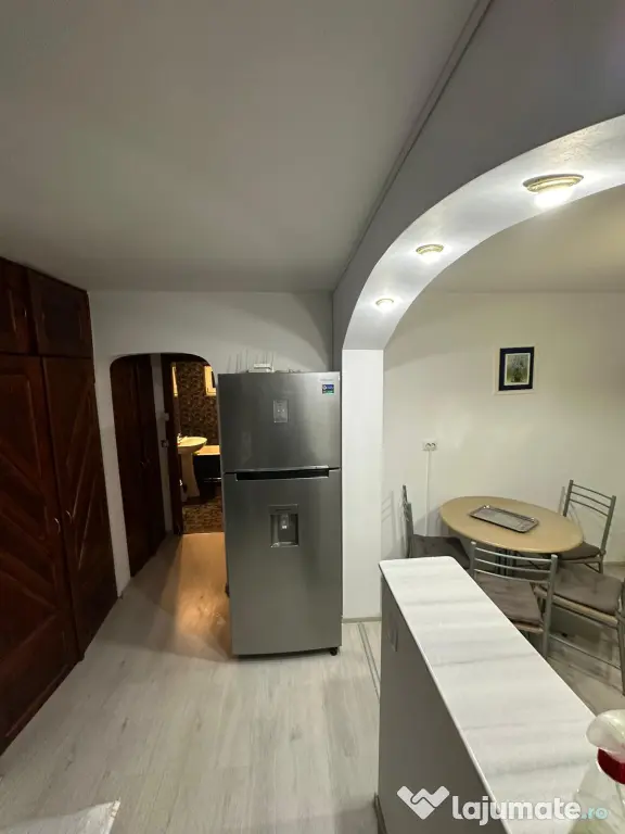 Inchiriez apartament 2 camere decomandate - et. 2 - Brazda
