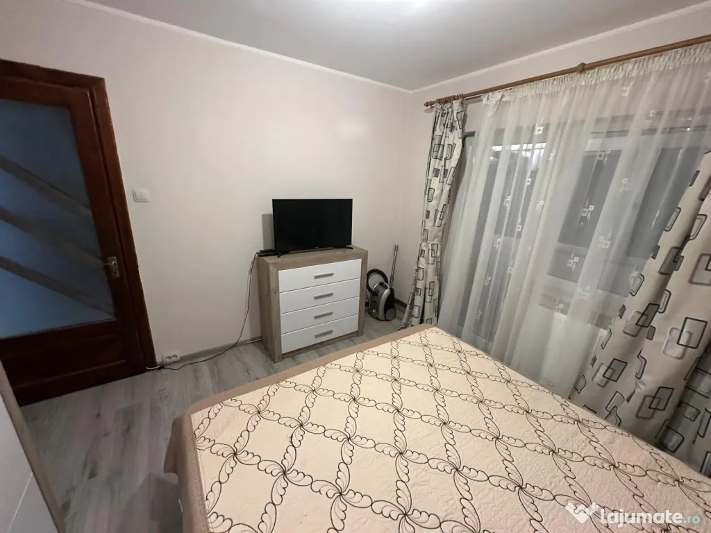 Inchiriez apartament 2 camere decomandate - et. 2 - Brazda