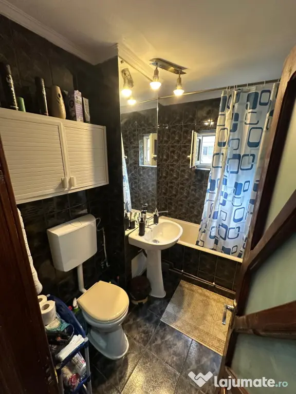 Inchiriez apartament 2 camere decomandate - et. 2 - Brazda