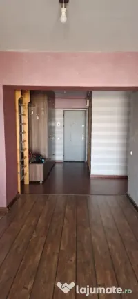 Inchiriez apartament 2 camere, central, Bacau