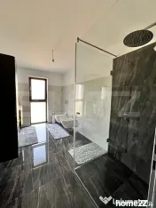 Casa individuala, 230 mp, teren 700 mp, zona La Soare 