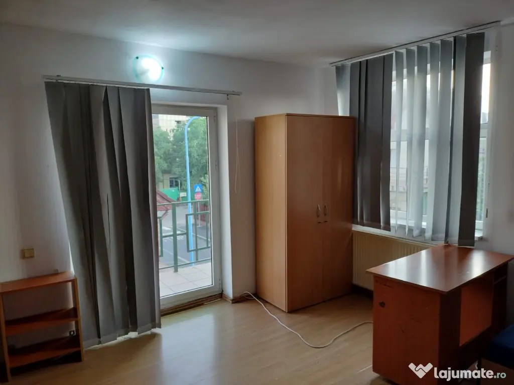 Cazare pentru studenți în centrul civic în apropierea colinei Universității
