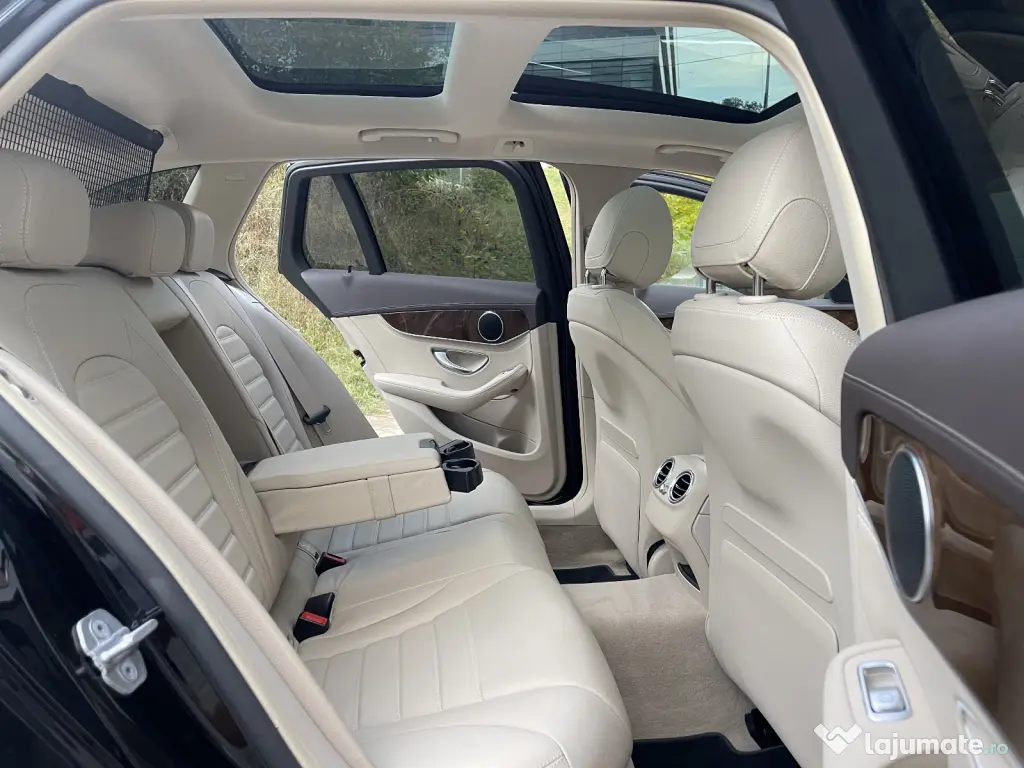 Vând Mercedes Benz C300 hybrid
