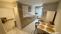 Apartament cu 3 camere de închiriat