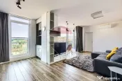 Apartament cu 2 camere de inchiriat la Arad Plaza + loc d...