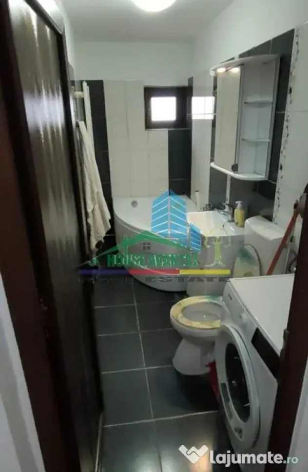 Vand apartament 2 camere 56 mp, zona Piata - Focsani (Vrancea)