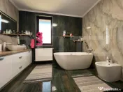 Casa lux cu afacere la cheie casa A-Frame si piscina incalzi