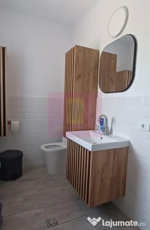 Casă 2019, P+1+pod, renovată, curte amenajată, aproape... - Sabareni (Giurgiu)