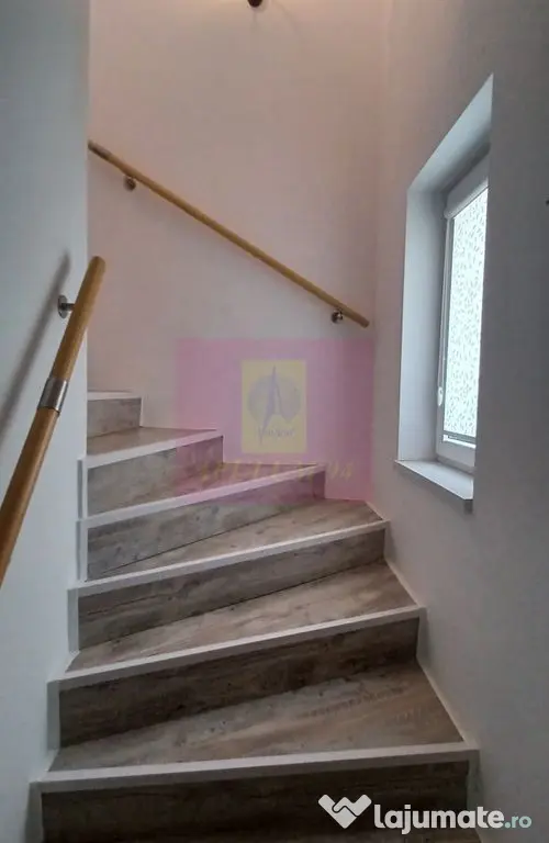Casă 2019, P+1+pod, renovată, curte amenajată, aproape... - Sabareni (Giurgiu)