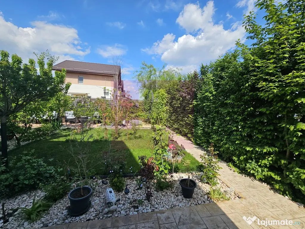 Casă 2019, P+1+pod, renovată, curte amenajată, aproape... - Sabareni (Giurgiu)