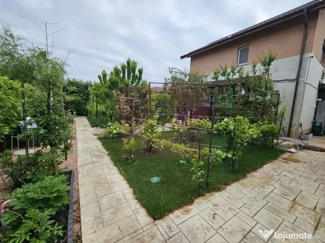 Casă 2019, P+1+pod, renovată, curte amenajată, aproape... - Sabareni (Giurgiu)