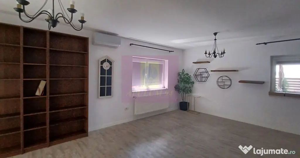 Casă 2019, P+1+pod, renovată, curte amenajată, aproape... - Sabareni (Giurgiu)