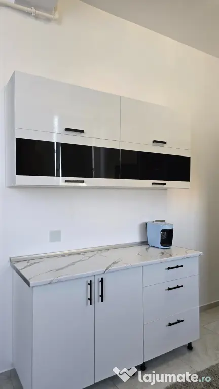Vand apartament premium cu 3 camere cu terasa si loc de parcare