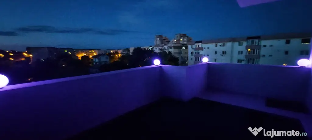 Vand apartament premium cu 3 camere cu terasa si loc de parcare
