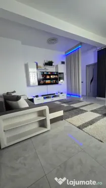 Apartament premium cu terasă si loc de parcare situat in zona centrala
