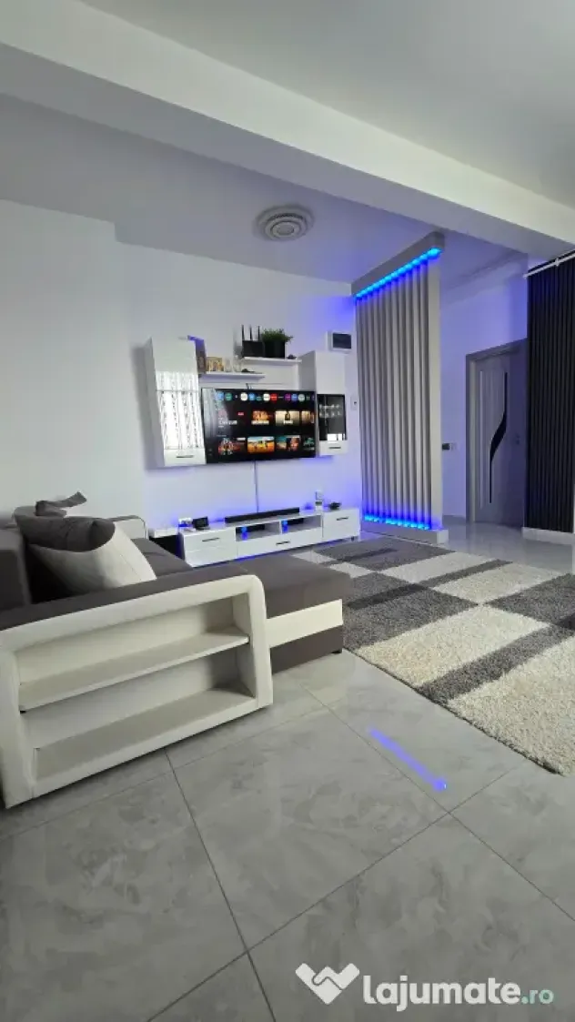 Vand apartament premium cu 3 camere cu terasa si loc de parcare