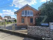 Casa spatioasa P+M(233 mp utili)si teren de 2518 mp,cu 3 hal 