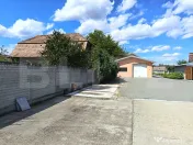 Casa spatioasa P+M(233 mp utili)si teren de 2518 mp,cu 3 hal 