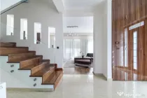 Casa LA CHEIE cu 5 camere si 4 bai, Buna Ziua, 200 mp, zona
