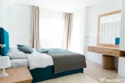Apartament modern de 2 camere , cu acces la curte interioar? 