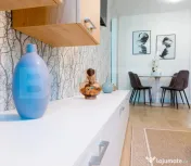 Apartament modern de 2 camere , cu acces la curte interioar? 