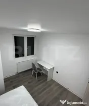 Apartament modern cu 4 camere, în zona Cornișa Et 2 din 4 