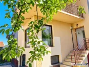 O casa altfel: stil vintage, curte proprie si 2 locuri de pa 
