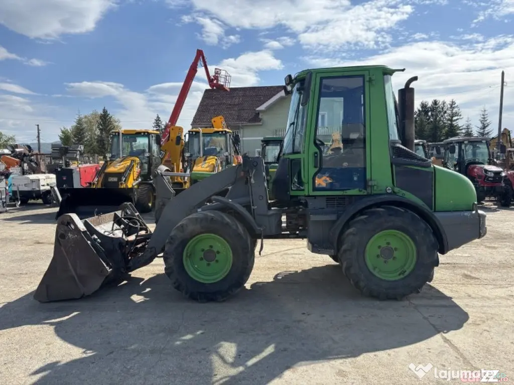 Încărcător frontal JCB 409 ZX, 2003, 6,0 tone - Negresti Oas (Satu-Mare)