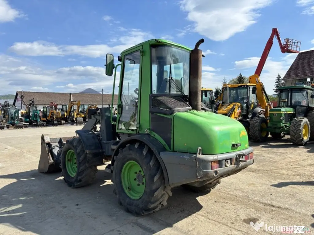 Încărcător frontal JCB 409 ZX, 2003, 6,0 tone - Negresti Oas (Satu-Mare)